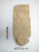 藏品(大長條形舌刃打製石斧)的圖片